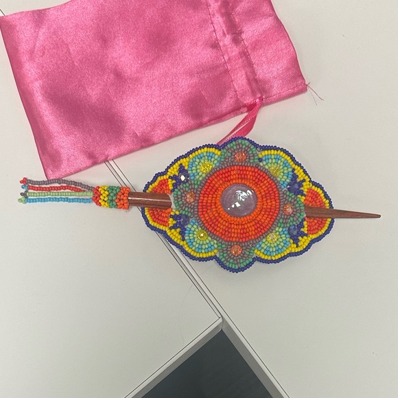 Mother Sierra Summer Rainbow Beaded Hair clip - Picture 5 of 7